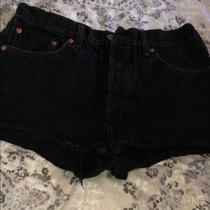 Black Levi’s shorts